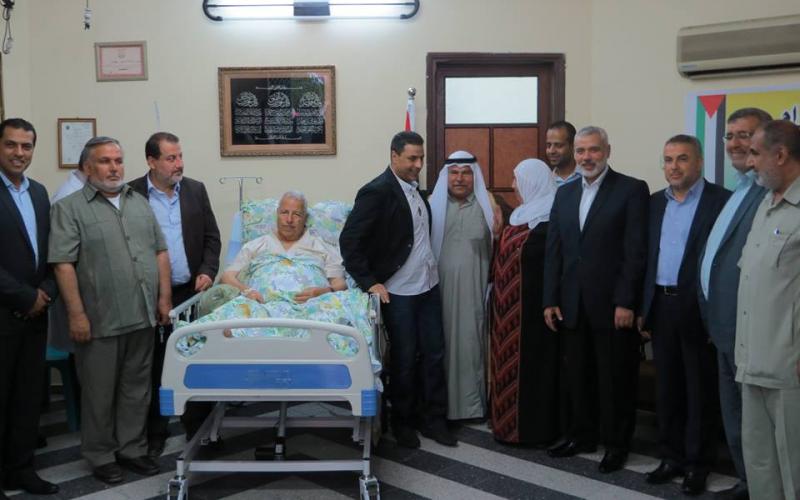 صور: هنية يزور رجل الأعمال الوادية فى بيته‎