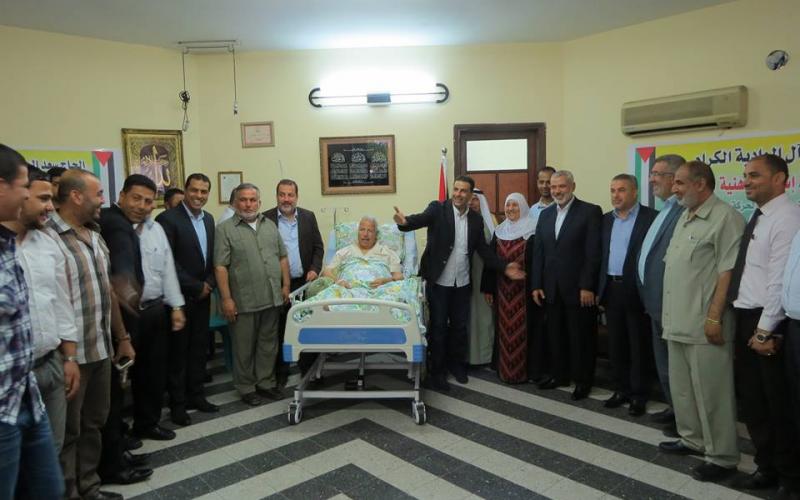 صور: هنية يزور رجل الأعمال الوادية فى بيته‎