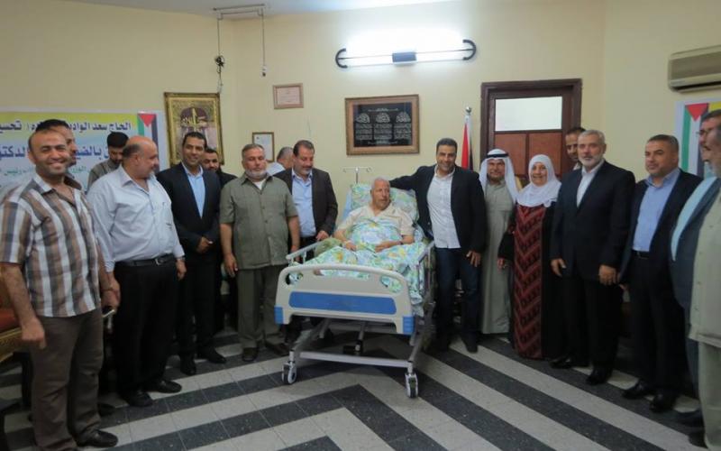 صور: هنية يزور رجل الأعمال الوادية فى بيته‎