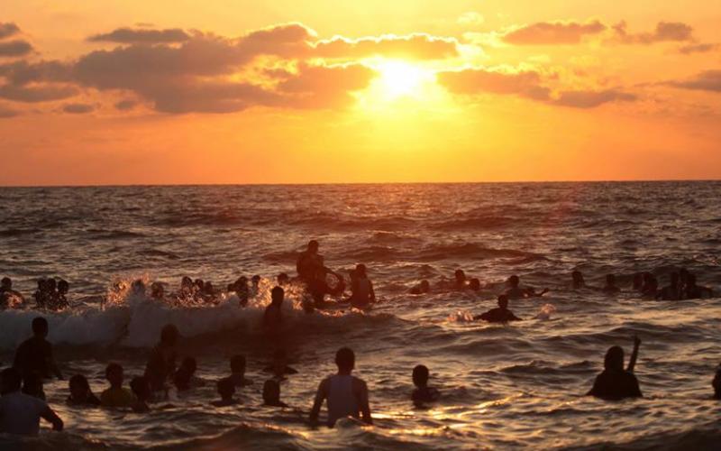 صور: بحر غــرة أمس الجُمعة
