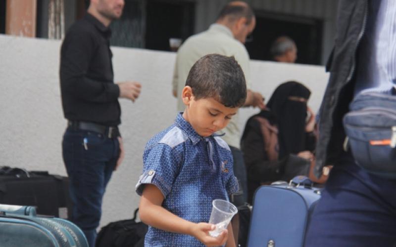 صور: معاناة الغزيين على معبر رفح مستمرة