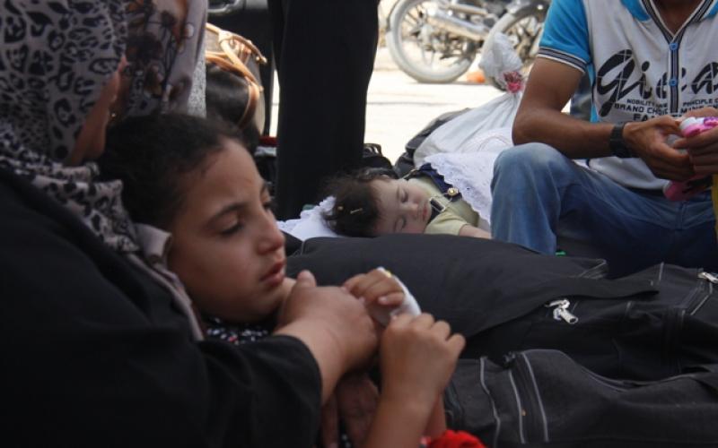 صور: معاناة الغزيين على معبر رفح مستمرة