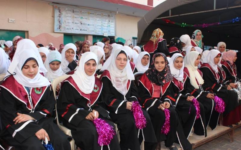 صور: الكتلة تكرم 200 طالبة شمال القطاع