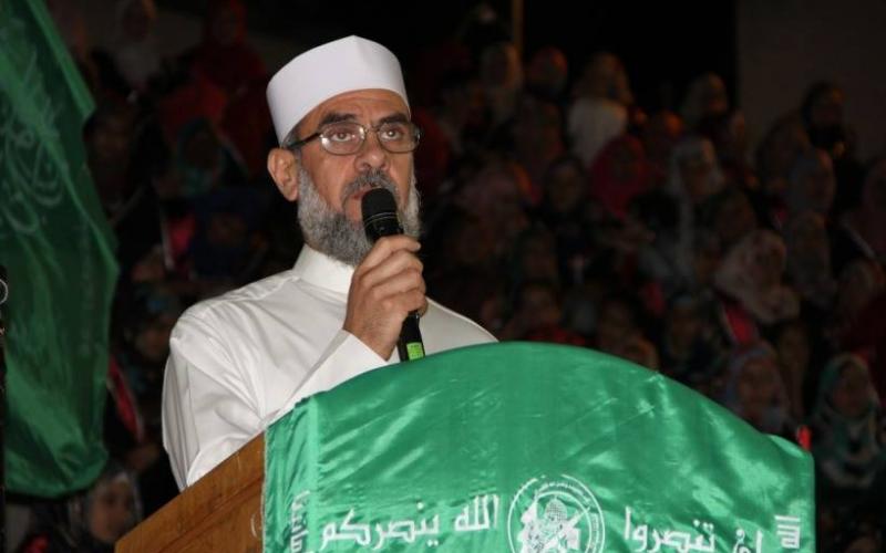بالصور: حماس تكرّم أوائل الطلبة في المغازي