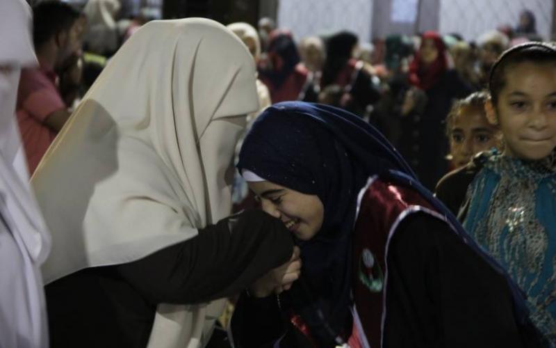 بالصور: حماس تكرّم أوائل الطلبة في المغازي