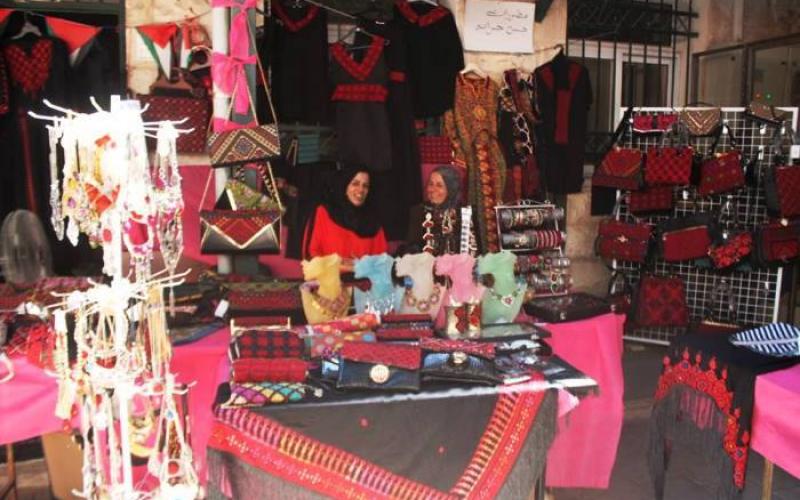 صور‬: "بازار" للمنتوجات الشعبية في ‫‏جنين‬