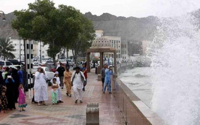 صور: العاصفة "أشوبا" تضرب عُمان