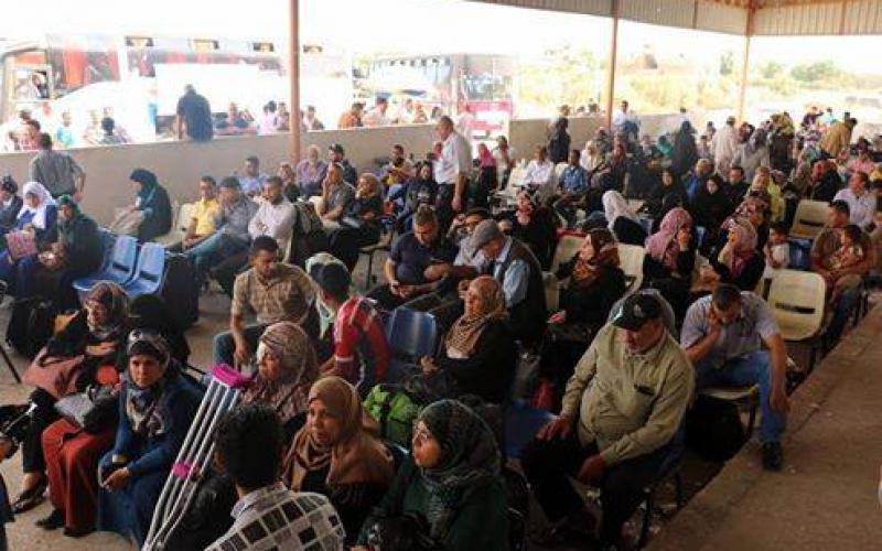 ‏صور‬: فتح معبر رفح لليوم الثاني