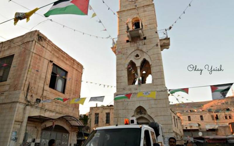 صور: تزيين شوارع نابلس استعداداً لرمضان