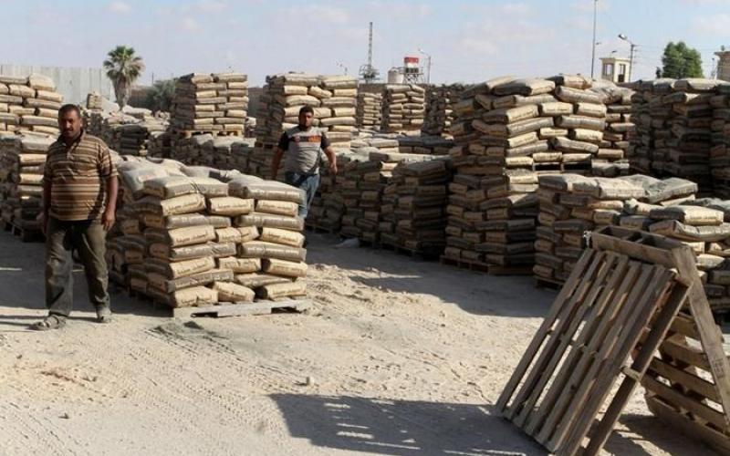 صور: دخول الإسمنت المصري لغزة