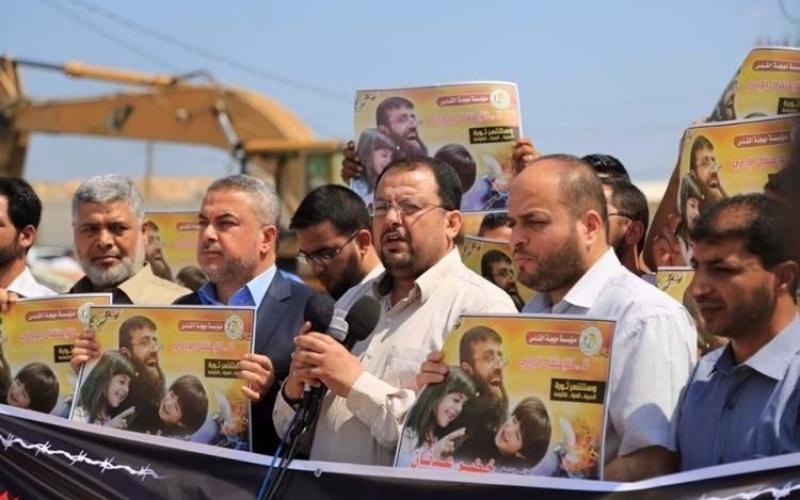 صور: وقفة تضامنية مع "عدنان" ببيت حانون