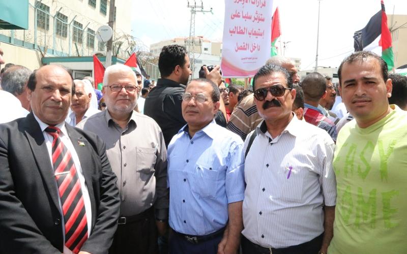 صور: اللجان الشعبية تحتج على "الأنروا"