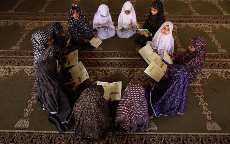 صور: حلقات تحفيظ أطفال غزة القرآن