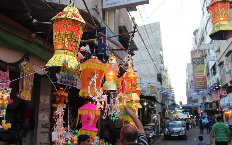 صور: أسواق غزة تتزين لاستقبال رمضان