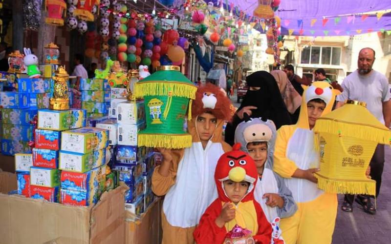 صور: أسواق غزة تتزين لاستقبال رمضان