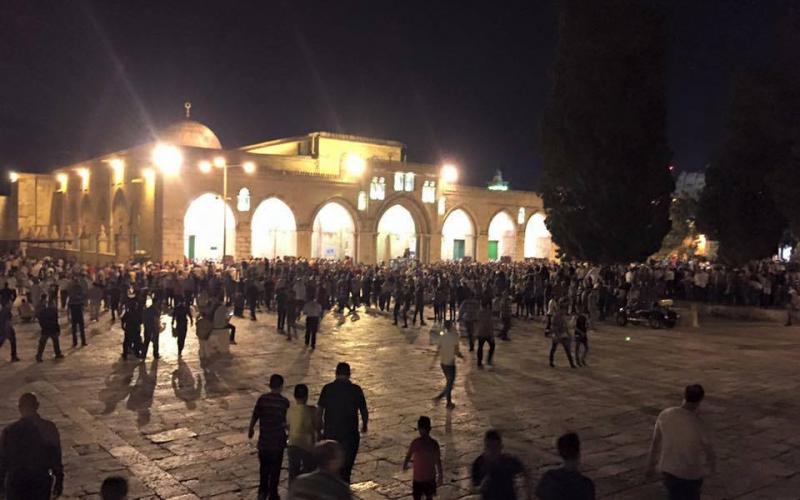 صور: صلاة التراويح في المسجد الأقصى