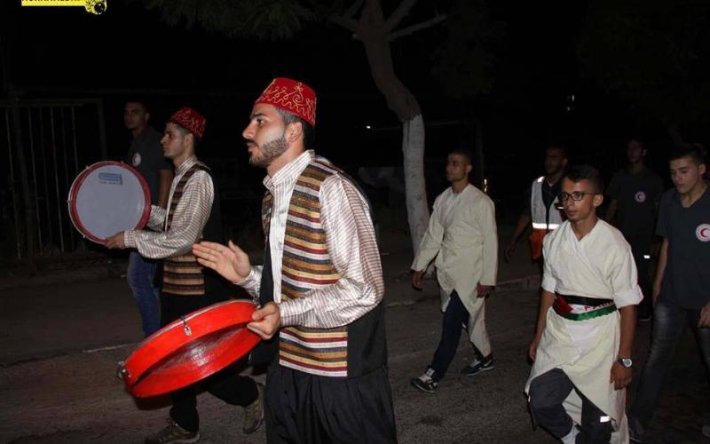 صور: المسحراتي يجوب مدينة قلقيلية