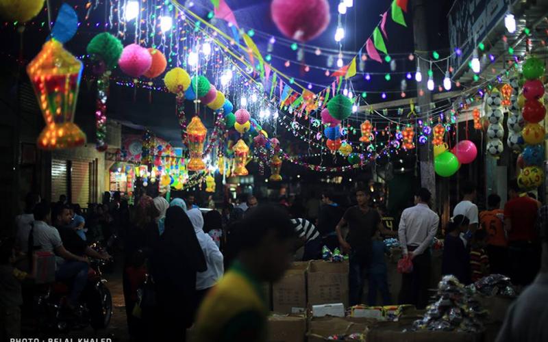 صور: أسواق غزة تتزين في رمضان