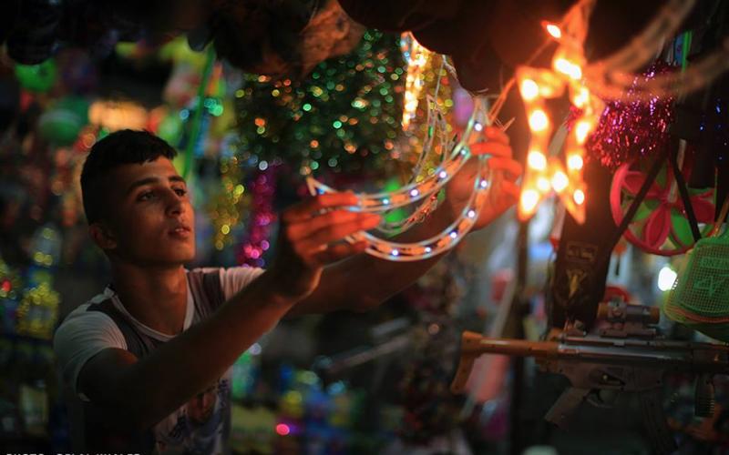 صور: أسواق غزة تتزين في رمضان