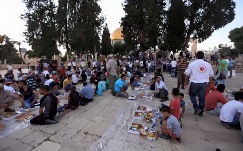 صور: الإفطار في الأقصى المبارك