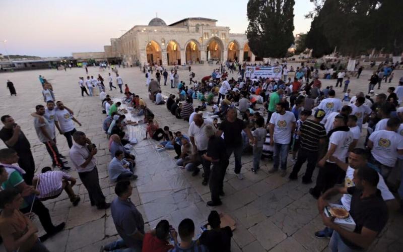 صور: الإفطار في الأقصى المبارك