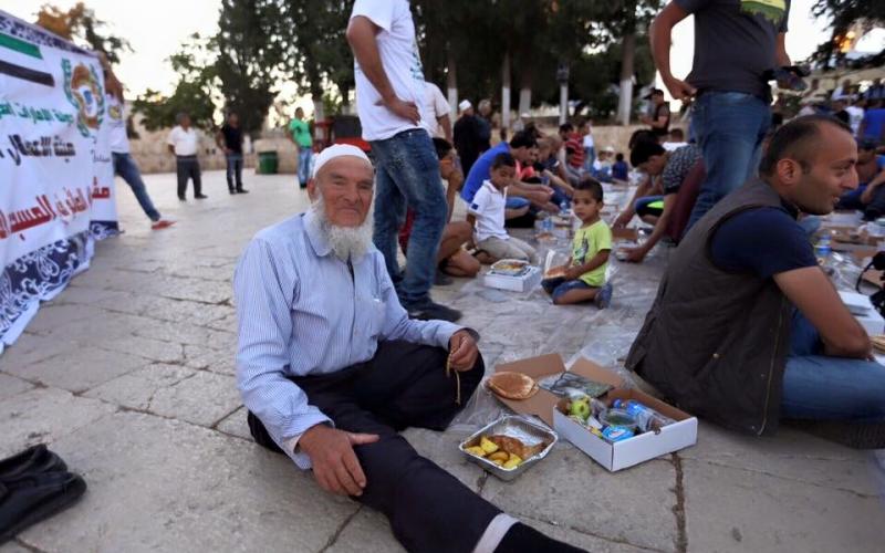 صور: الإفطار في الأقصى المبارك