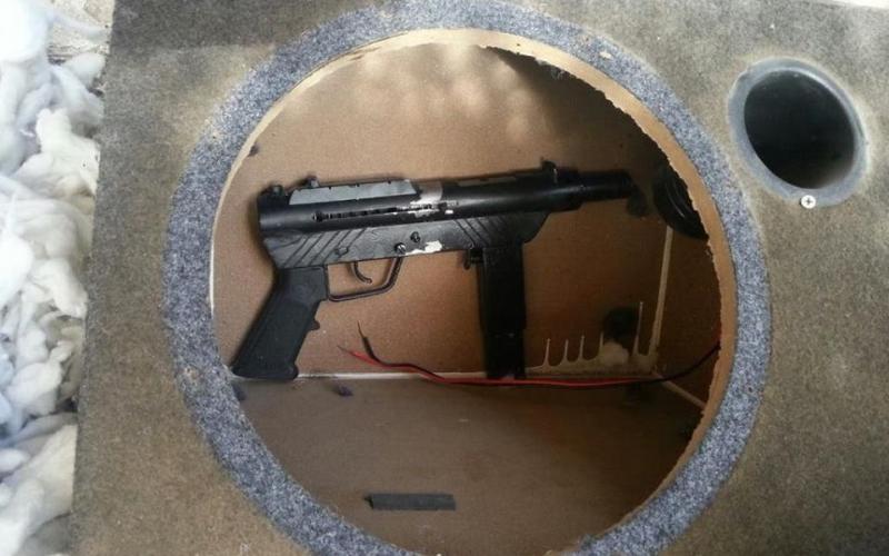بالصور: اعتقال 3 فلسطينيين بزعم حيازتهم سلاح