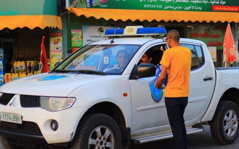 صور: شبان يوزعون التمور والمياه في جنين‬