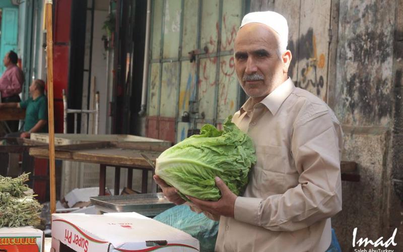 صور: أجواء رمضان في أسواق الخليل
