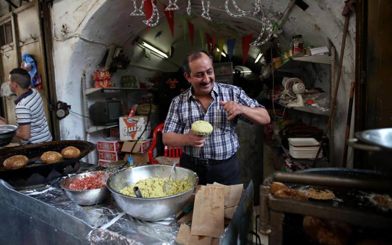 صور: الأجواء الرمضانية في أسواق نابلس