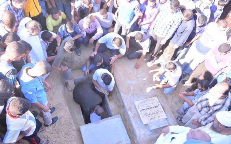 صور: حماس تشيع أحد قادتها في خانيونس