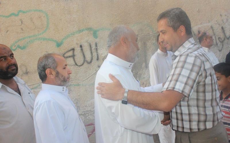 صور: حماس تزور عوائل الشهداء ببيت حانون