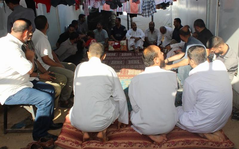 صور: حماس تزور عوائل الشهداء ببيت حانون