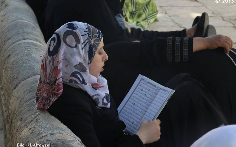 صور: المرابطات يقرأن القرآن في الأقصى