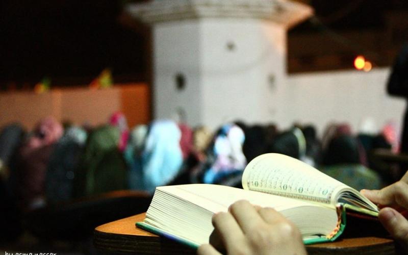 صور: "التراويح" بمسجد صلاح الدين في غزة
