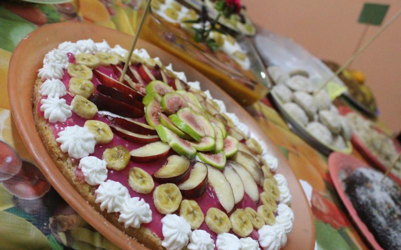 بالصور: أمهات يتنافسن لصنع أشهى طبق حلويات