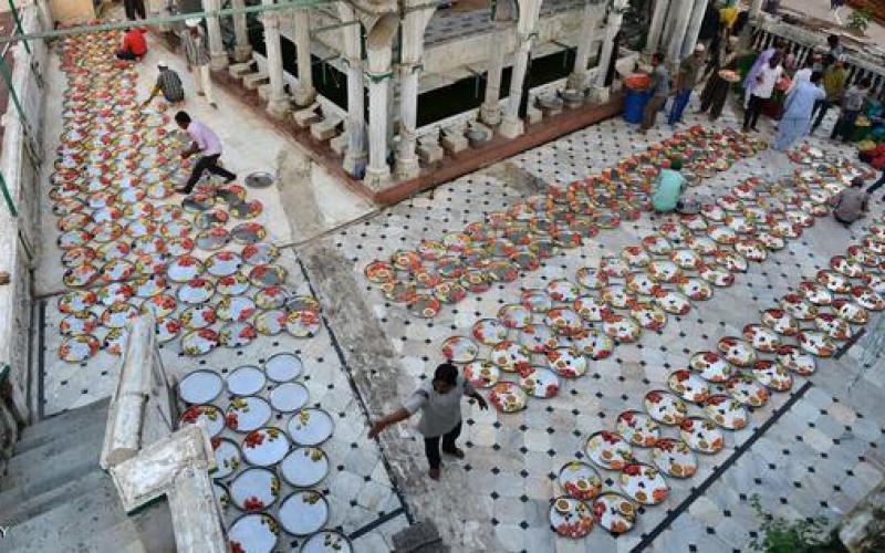 صور: الإفطار الجماعي.. نكهة رمضان