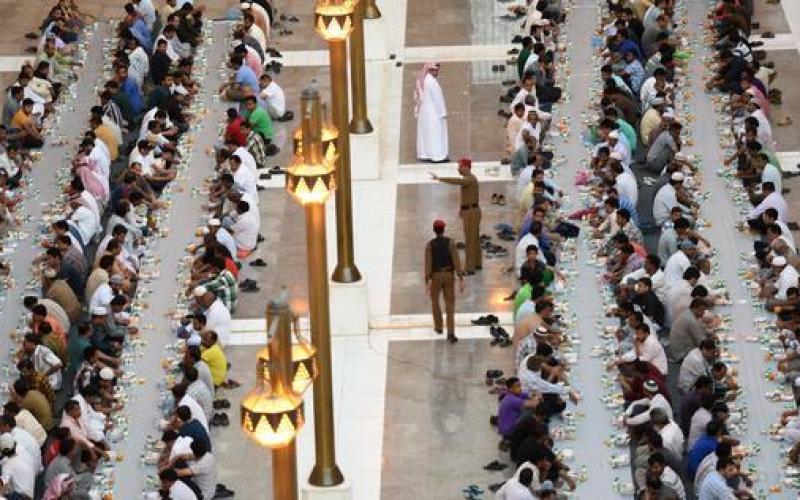 صور: الإفطار الجماعي.. نكهة رمضان