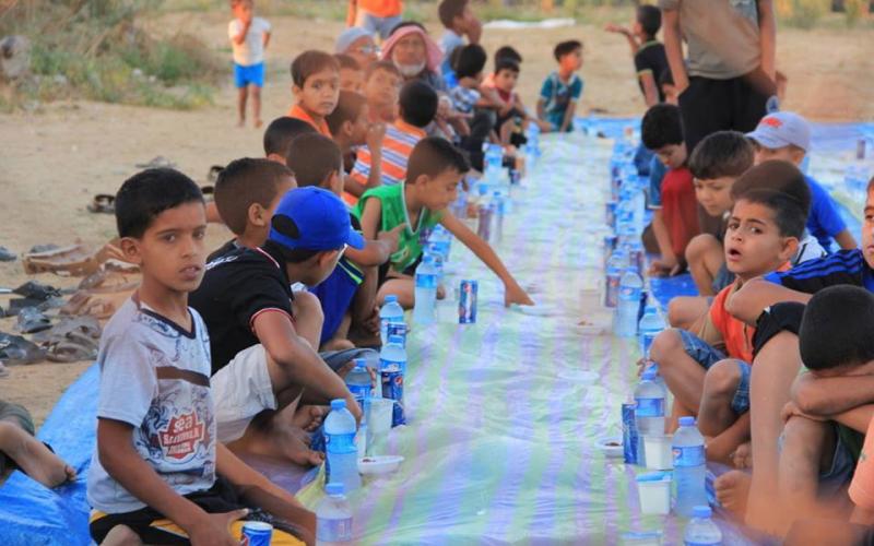 الإغاثة الإنسانية تنفذ مشروع "إفطار الصائم"