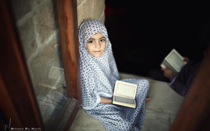 صور: الأجواء الرمضانية في المسجد العمري