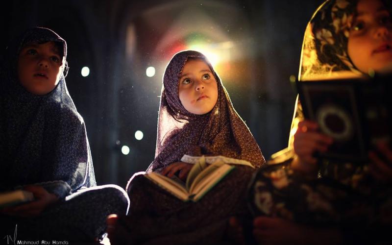 صور: الأجواء الرمضانية في المسجد العمري