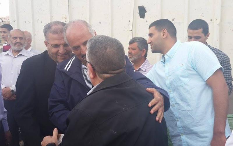 بالصور: الاحتلال يفرج عن النائب حسن يوسف
