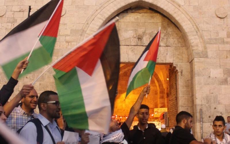صور: وقفة تضامنية مع الأسير عدنان بالقدس