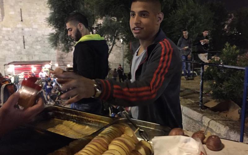 صور: الآلاف يصلون في المسجد الأقصى
