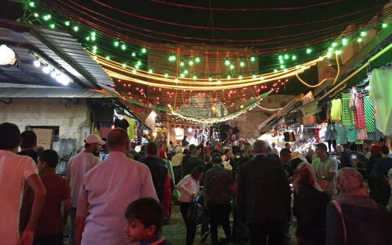 صور: الآلاف يصلون في المسجد الأقصى