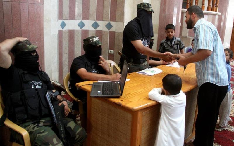 صور: القسام يبدأ التسجيل بـ"طلائع التحرير"
