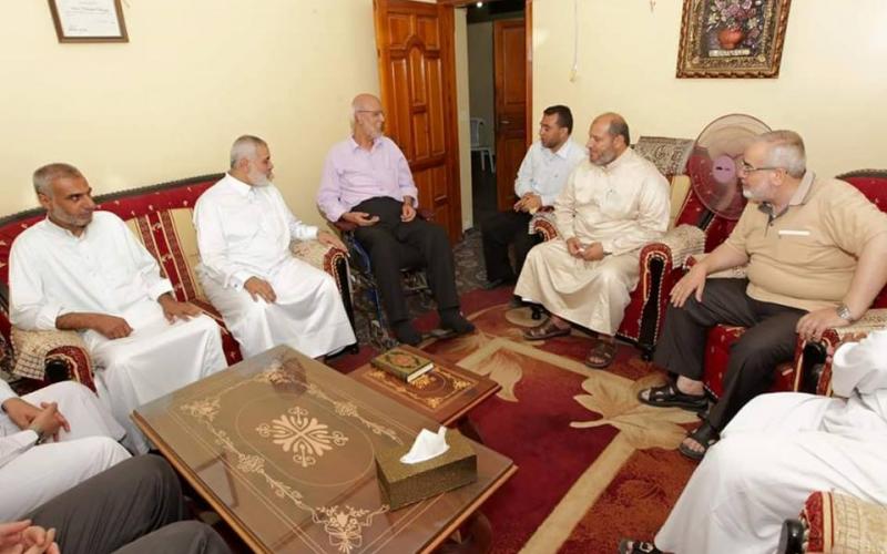 صور: هنية في ضيافة رئيس الجامعة الإسلامية الأسبق