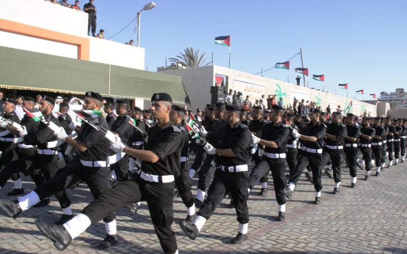 صور.. تخريج دورة ضباط مميزة بغزة