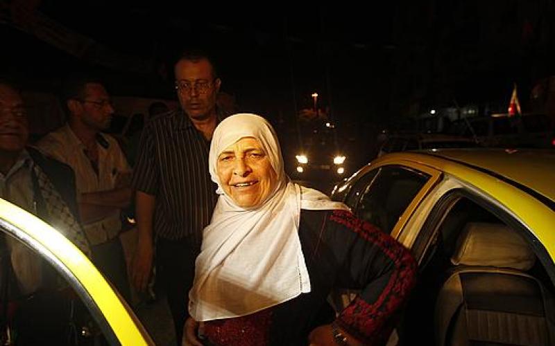 صور.. أهالي أسرى غزة يتوجون لزيارة أبنائهم