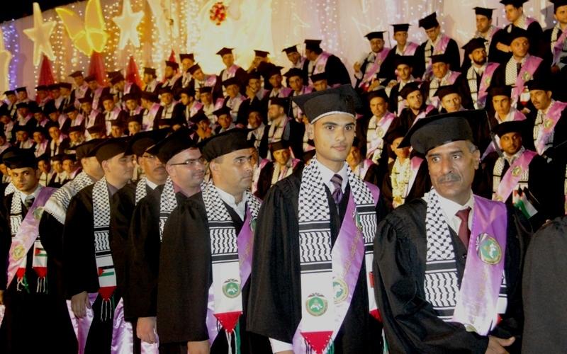 صور.. تخريج طلبة جامعة القدس المفتوحة بغزة
